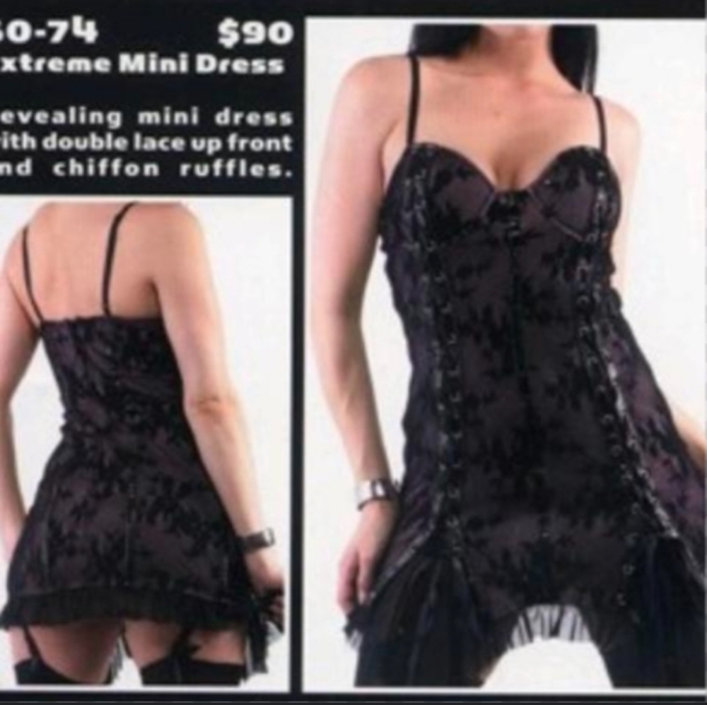 ❗️SOLD❗️Belladonna's Boudoir